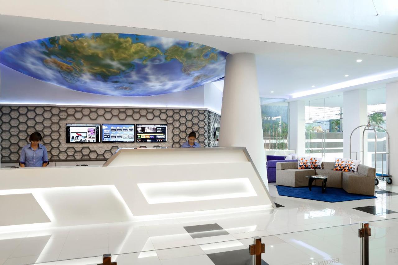 Berry Biz Hotel Sunset Road Семіньяк Екстер'єр фото