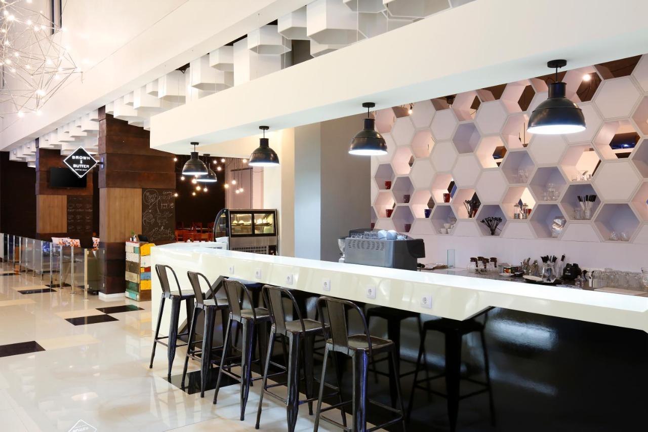 Berry Biz Hotel Sunset Road Семіньяк Екстер'єр фото