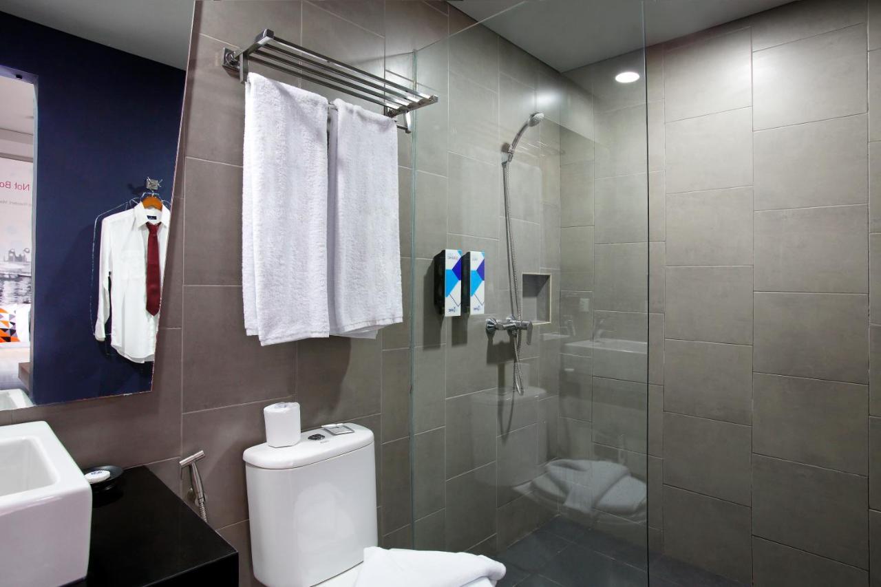 Berry Biz Hotel Sunset Road Семіньяк Екстер'єр фото